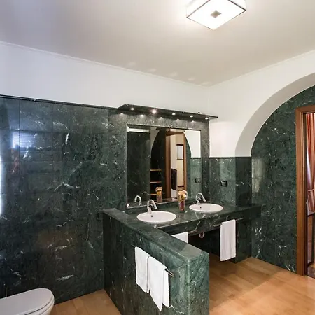 Historical In The Center Of - Larihome A02 Apartamento Gravedona